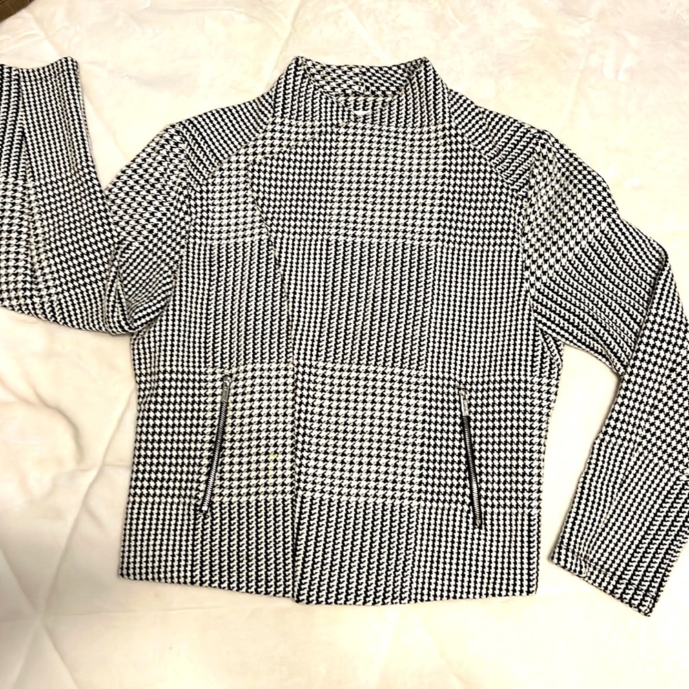 Calvin Klein crossover blazer in black/off white. Size large, like new